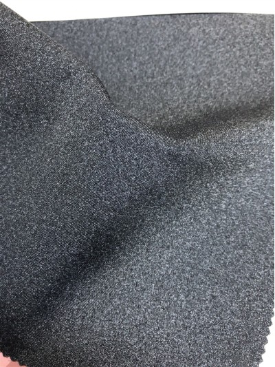 DG-PGSG  PS21603  麻灰色N/T含紗布+中透膜+黑色搖粒絨  56''  320±10gsm 底布100%poly  面布43%poly ,15%elastane  42%nylon MOQ:1000y 正面照